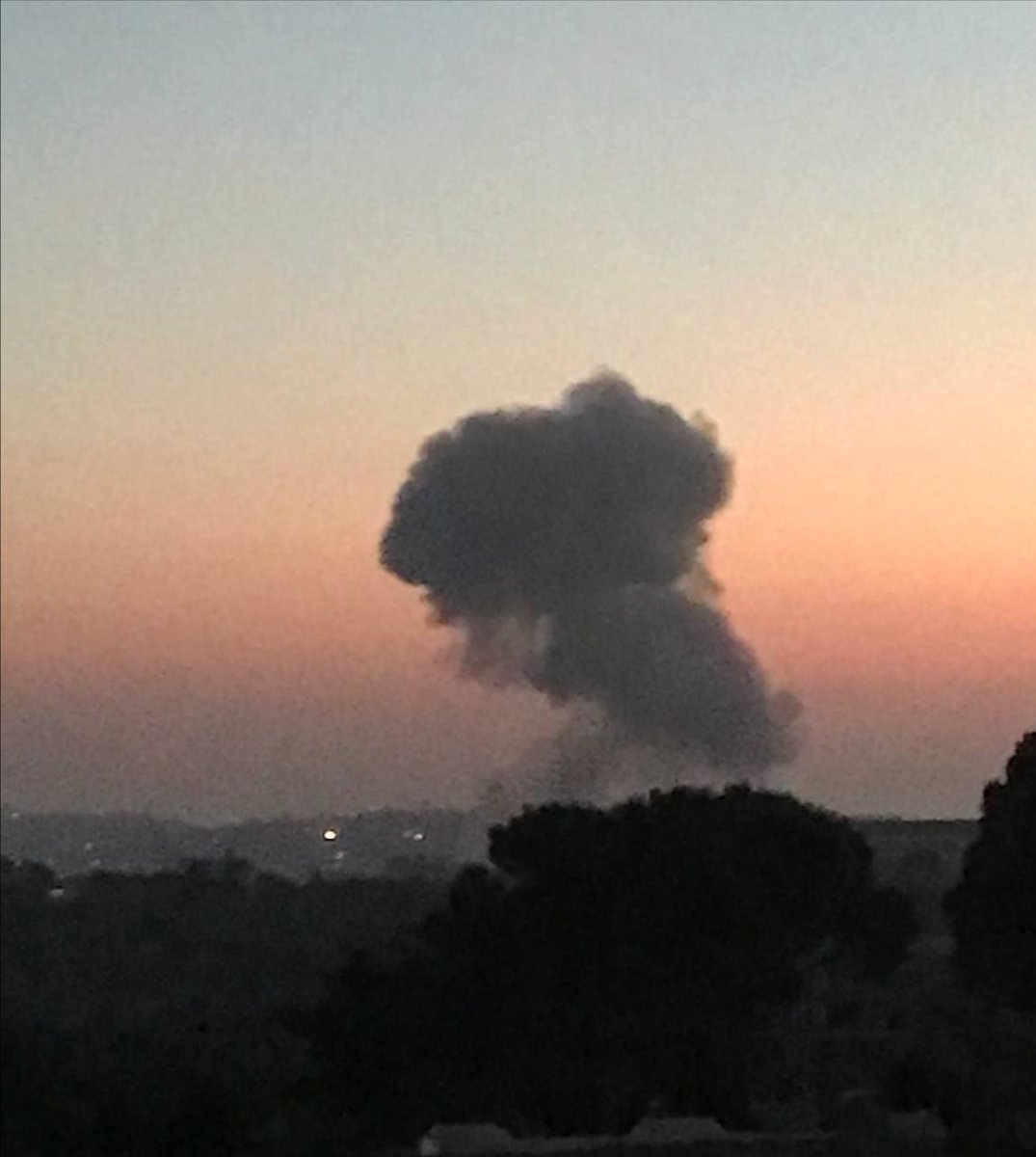 World_Affairs11's tweet photo. ⚠️BREAKING NEWS⚠️

Israeli occupation aircraft bombard the town of Touline, southern Lebanon. https://t.co/Xdfz19y21Z
