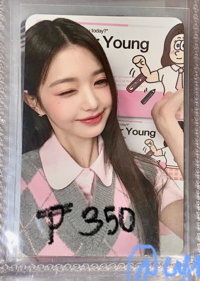 cymailz's tweet photo. @sm28__ hi ! have wonyoung hapa krisitin v4, sale price already maybe ur inch 🫶🏻🎀 https://t.co/oZFKrhiFYX