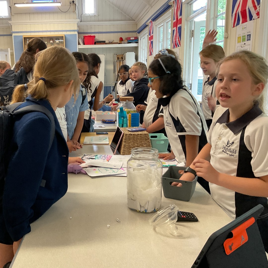 😍😀Our enterprising Y4s held a 'Happiness Sale', selling an assortment of crafts, cakes, bracelets &amp; mystery bags and raised £90 for the school - fantastic work!
Amazing what dedication &amp; teamwork can achieve!😍😀
#entrepreneurs #teamwork #happiness @Chatsworthschls