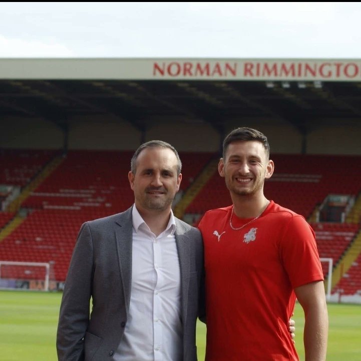 ShaunShields's tweet photo. A little trip to Yorkshire to accompany @quorum_sports client Jackson Smith, who completed his transfer from Walsall to Barnsley in EFL League One.

A four year contract for the Goalkeeper who excelled last season at Walsall 🧤 https://t.co/e2wrShFIkb