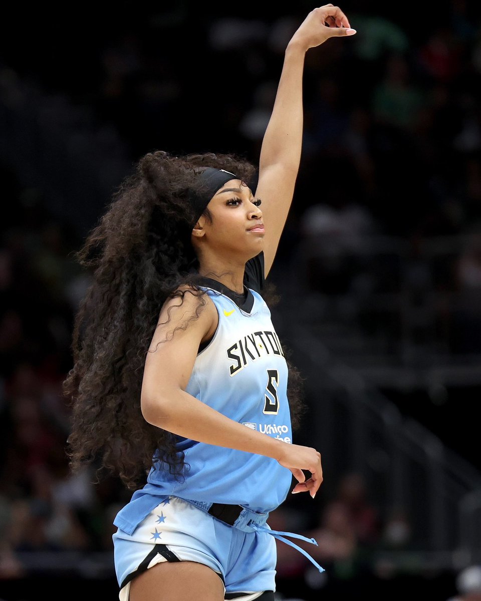 BREAKING: Angel Reese wins the WNBA Player of the Week, becoming the first and only rookie of the 2024 season to do so.  #WNBA