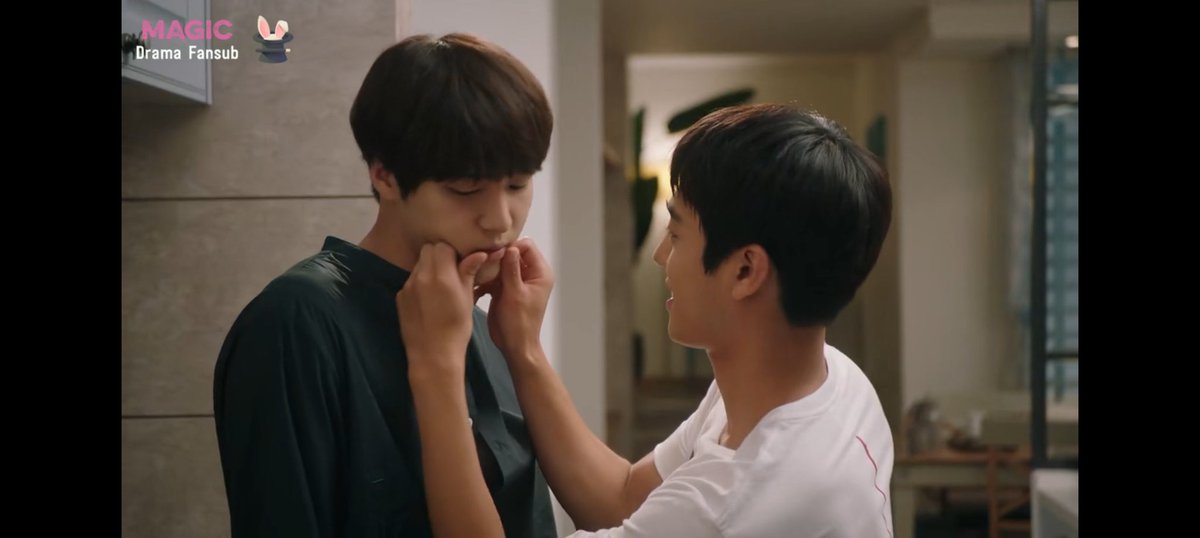 Kaydorameira's tweet photo. Nem parece ser tio e sobrinho kkkk
#AhnHyoSeop #YangSeJong #30but17 https://t.co/fSDUGBbziD