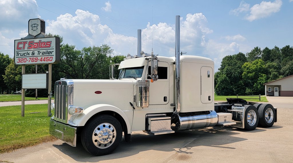 Citrowske_L's tweet photo. 2016 Peterbilt 389 Glider
500 Detroit 12.7 
13 speed
3.55 gears 
275 wb
Low Air leaf 
703k one owner miles. New cyl head last year. 

$112,000 https://t.co/vXky45KN5T