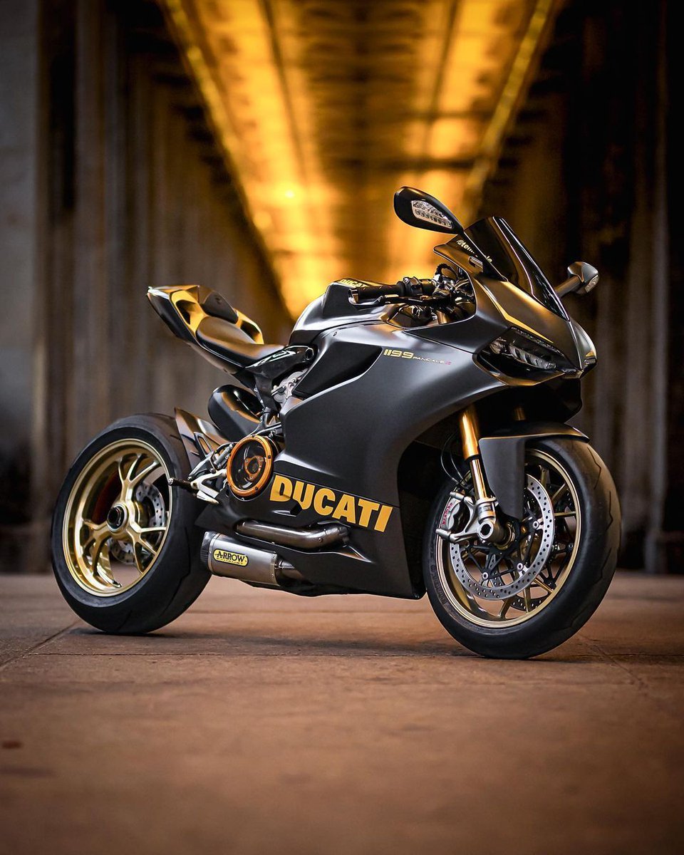 #Ducati Panigale

📸
@tenigale