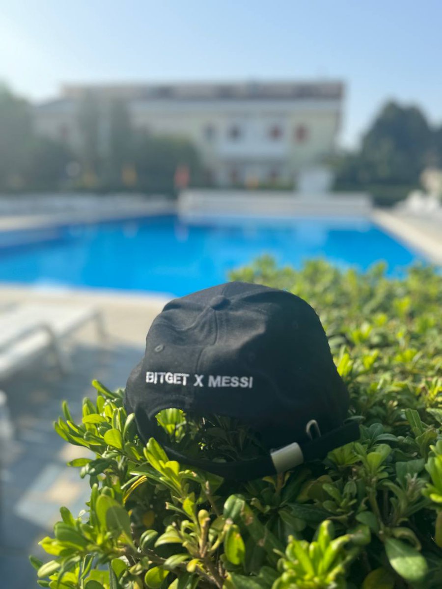 lucalandon's tweet photo. Around Italy with my magnificent Bitget hat!
In giro per l'Italia con il mio magnifico Cappello @Bitget !
#Tradesmarter #Bitgetnomads
@cmo2021 @Ravnica81 @BitgetBuilders @bg_in_italian @GracyBitget #bittgers https://t.co/i6cok9s7KB