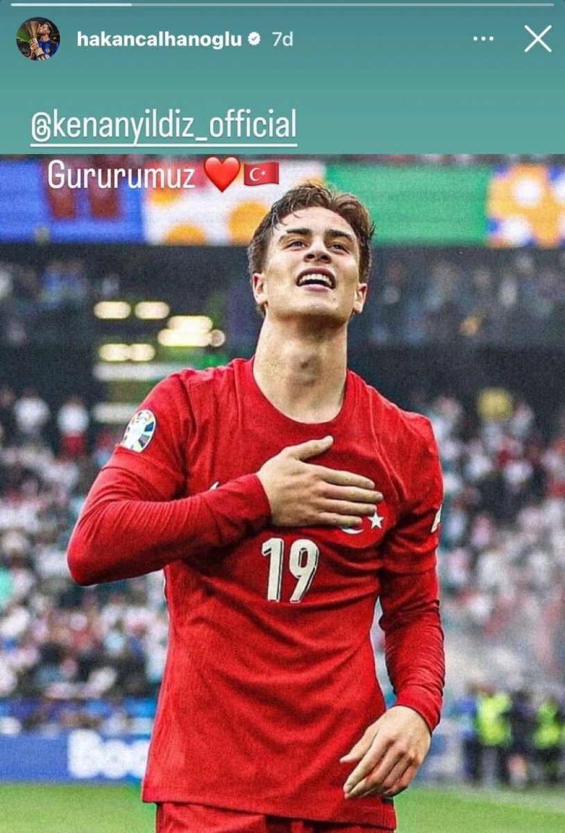 Digitale333's tweet image. Hakan Çalhanoğlu, sosyal medyada eleştiriler alan Kenan Yıldız'a destek paylaşımı yaptı.

"Gururumuz ❤️🇹🇷"