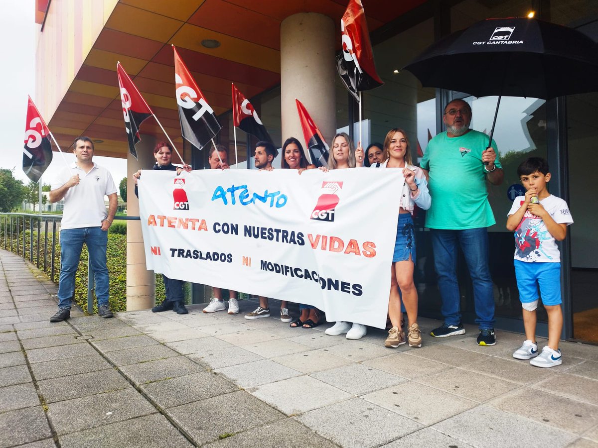 cgt_atento's tweet photo. 🔴⚫Protesta frente a las puertas de Atento Santander.
El viernes 12 de julio volvemos a la huelga de 24h.
Ni traslados, ni modificaciones https://t.co/lmQY9FIqh0