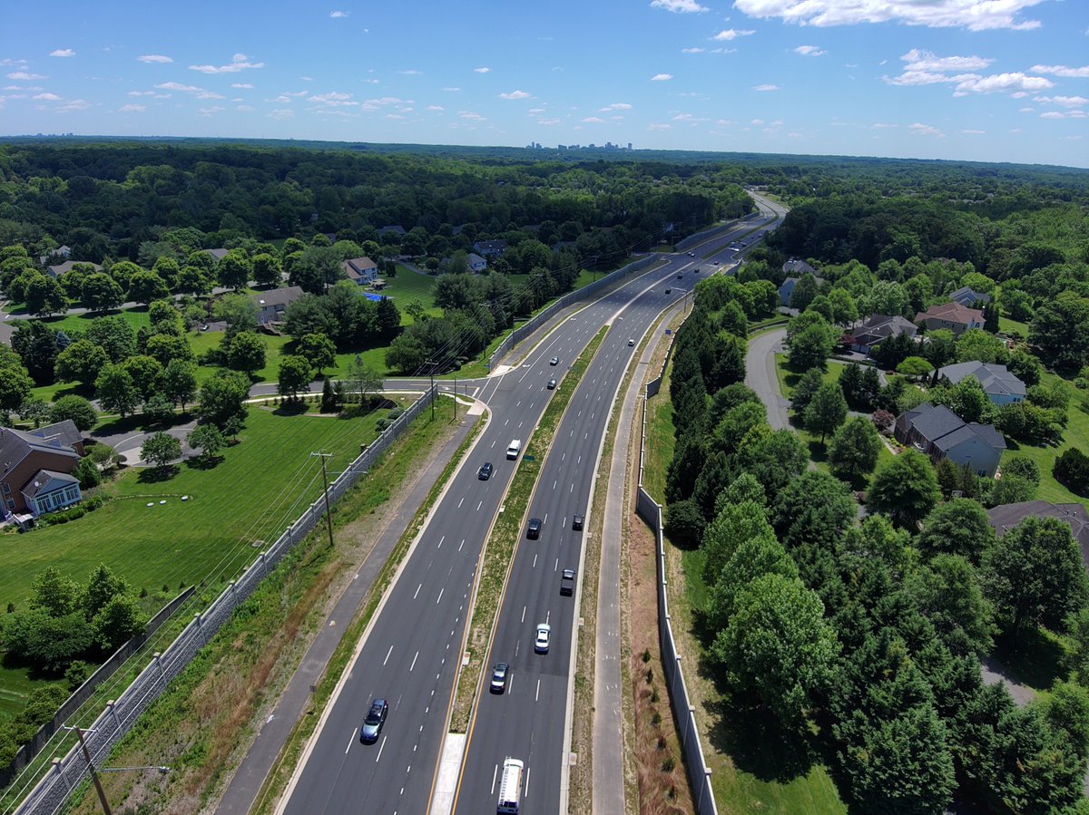Our firm served as lead engineer for the Route 7 Corridor Improvements in Northern Virginia for @VDOT. The project aimed to increase capacity, improve safety and operations, and expand pedestrian connections. See our project profile: dewberry.com/projects/route…
#traffic #engineering