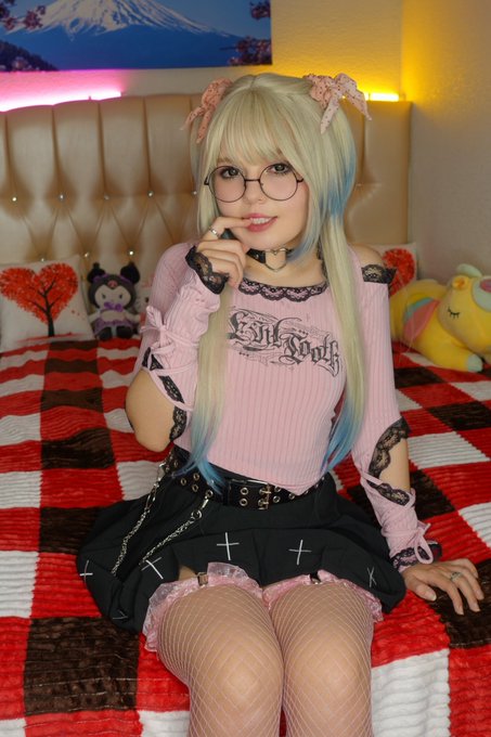 Time to treat you to a little bit of a luxurious Gothic style. 💖🖤 I love mixing cute and bold elements<a href="/tag/girl"class="tags"><span>#girl</span></a><a href="/tag/kawaii"class="tags"><span>#kawaii</span></a><a href="/tag/anime"class="tags"><span>#anime</span></a><a href="/tag/lolita"class="tags"><span>#lolita</span></a><a href="/tag/cosplay"class="tags"><span>#cosplay</span></a><a href="/tag/gothic"class="tags"><span>#gothic</span></a>