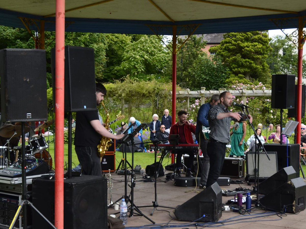 The Gold Tips (@thegoldtipsband) on Twitter photo Some snaps from Sunday's Picnic in the Park show in Ward Park, Bangor. Great show, pleasure to play with the best guys in the business again.
Huge thanks to <a href="/openhousefest/">Open House</a> and the people of Bangor!
We'll have some very exciting album news very soon! Some snaps from Sunday's Picnic in the Park show in Ward Park, Bangor. Great show, pleasure to play with the best guys in the business again.
Huge thanks to <a href="/openhousefest/">Open House</a> and the people of Bangor!
We'll have some very exciting album news very soon!
