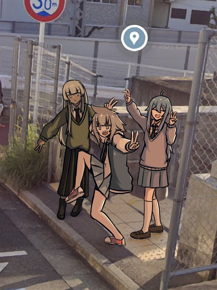 finally found the pic that the weird van took while we were hangin out awhile ago ✌️