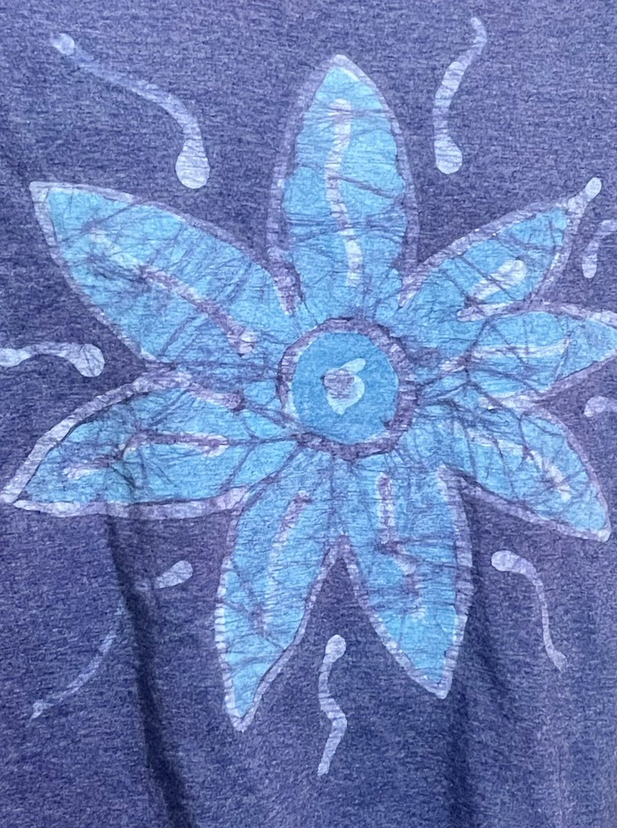 Definitely the quickest selling thing I’ve ever posted. I was happy about the results also. 

#batikshirt #lazyriverroaddyes #addalittlecolor