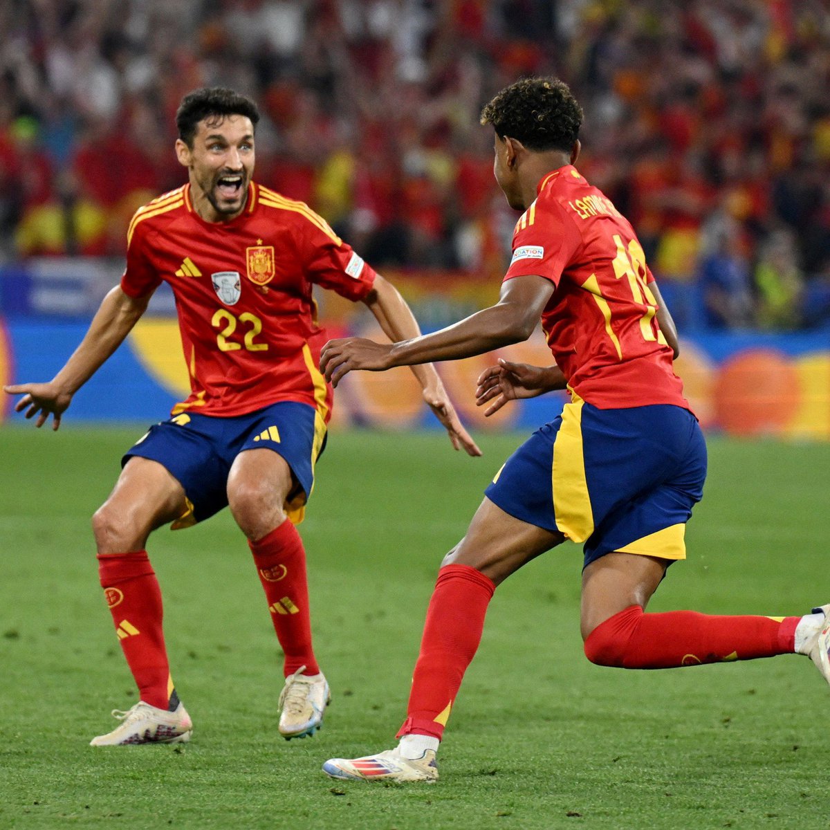 JuandaRM7's tweet photo. 🚨SORTEO EXPRESS🚨 

Si España se clasifica PARA LA FINAL DE LA EUROCOPA vamos a sortear esta camiseta, que está siendo HISTÓRICA

- Seguir a @futboljersey7 y a mi 
- Dar RT
- (opcional) nombrar a alguien para doble participación

🌎 ENVÍO INTERNACIONAL https://t.co/lbzwwclebl