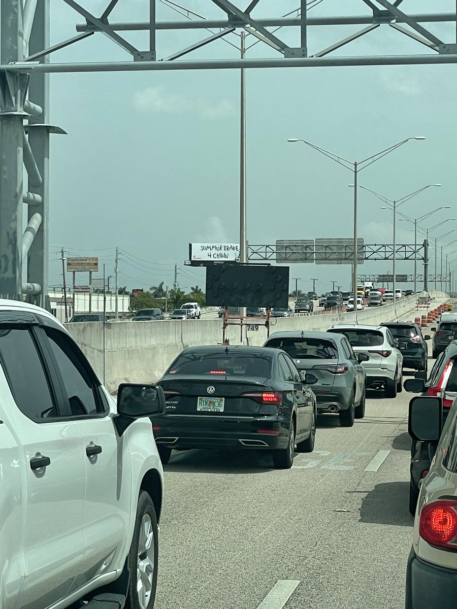 gui_urbina's tweet photo. @MyFDOT @MiamiDadeCounty will this section of the #Palmetto Expressway ever be restored to safe/drivable conditions? https://t.co/H90pHW5RCi