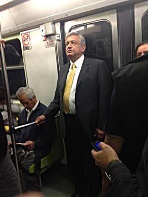 Prefiero ver las repugnancias de Luna Bella que a este ser desagradable en el metro.