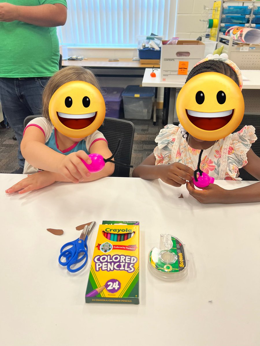 MsFallejo's tweet photo. The @VBPLibrary came and taught us all about fireflies during summer learning camp! We even got to make and draw our own! @LuxfordES https://t.co/7cB923dmHA
