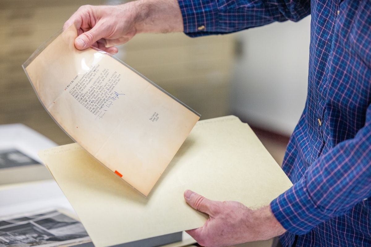 Herberger Institute (@asuhida) on Twitter photo 🌟✨ Did you know? <a href="/ASUDesignSchool/">The Design School at Arizona State University</a> has an architecture preservation library! 🏛️📚
To see collection highlights and learn more, visit ASU News: ow.ly/iipS50SpoFM
📸Photos by Deanna Dent/ASU 🌟✨ Did you know? <a href="/ASUDesignSchool/">The Design School at Arizona State University</a> has an architecture preservation library! 🏛️📚
To see collection highlights and learn more, visit ASU News: ow.ly/iipS50SpoFM
📸Photos by Deanna Dent/ASU