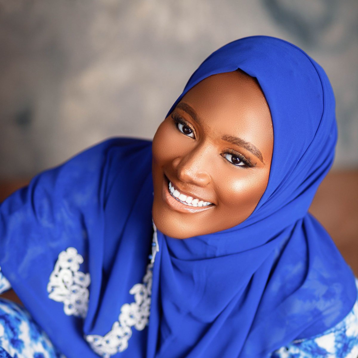 dee_rahmah's tweet photo. The highlight of each frame is the UNIQUENESS OF THE SCARFS!!!

YOU LOVE THEM,DON'T YOU?

This could be you in a million frames with different unique scarf collections.
Come with me on a ride to standing out in UNIQUE,AFFORDABLE &amp; QUALITY scarfs collections!!

KINDLY RETWEET 📍 https://t.co/u9z0ZzuGy5