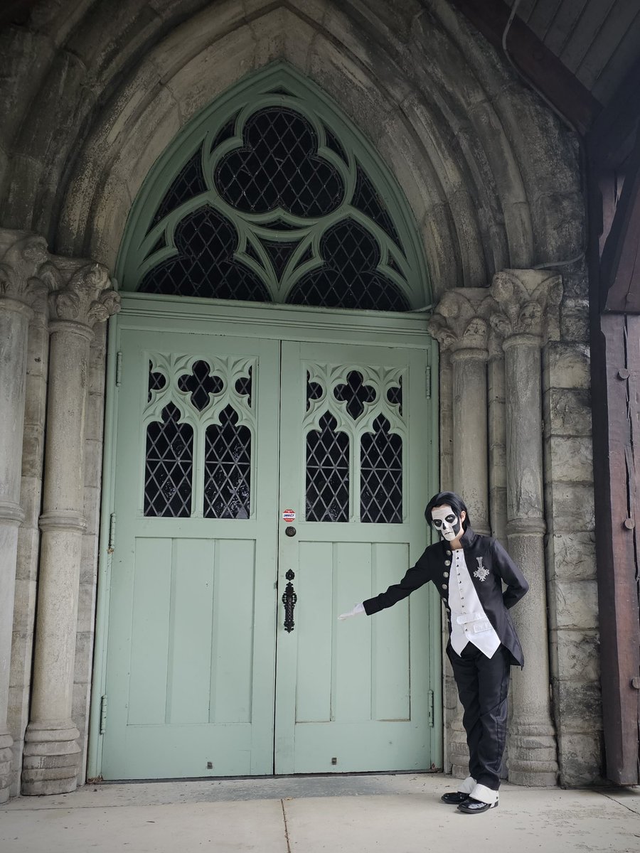 b1gfuk4ku's tweet photo. Come and pray with us. ✝️
.
📸: @luxsolisghoul 
.
#thebandghost #thebandghostcosplay #terzoghost #terzoghostcosplay #papaterzo #papaterzocosplay #terzoemeritus #terzoemerituscosplay #papaemeritusiii #papaemeritusiiicosplay #tobiasforge #cosplayer #FroqueYourself https://t.co/HeHhQKyHGn