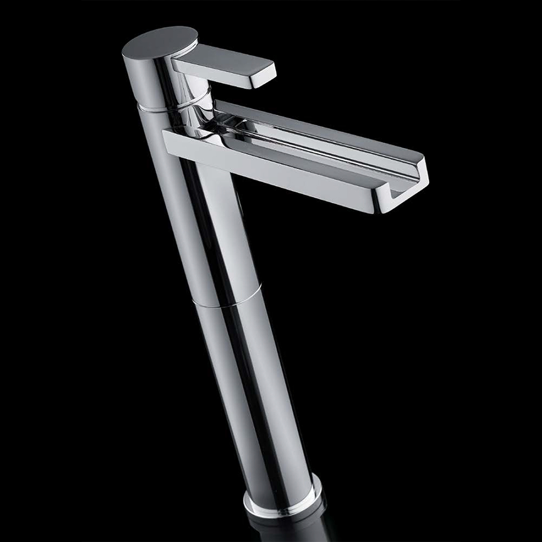 AQUADESIGNI's tweet photo. Revitalize your space with DISEGNO™ faucets - where every detail embodies luxury and sophistication creating a haven of indulgence in your daily routine. 💎🔄 #SpaceRevitalized #LuxurySculpted #aquadesign #bathroom #dreambathroom #bathroomdesign #bathroomremodel #bathroomideas https://t.co/ayF53Bjojp