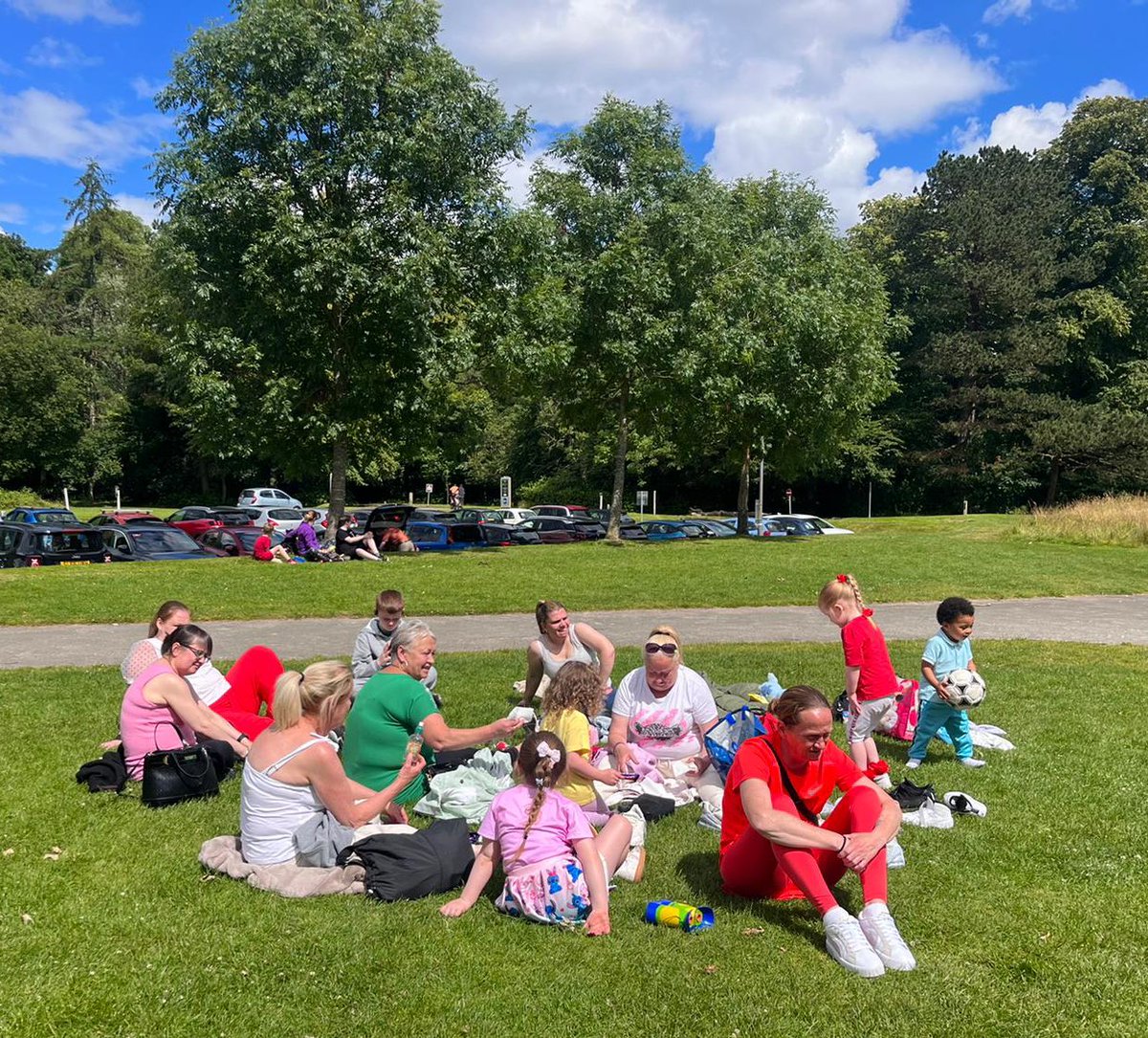 Our family support had an amazing outing yesterday on the <a href="/CitySSWorldwide/">City Sightseeing</a> red bus tour! 

We went on the yellow route &amp; saw many of Glasgow’s attractions, including spending the afternoon at the beautiful Pollok Park 
🚍🌳

Big thank you to <a href="/GlasgowCVS/">GCVS</a> for making opportunities