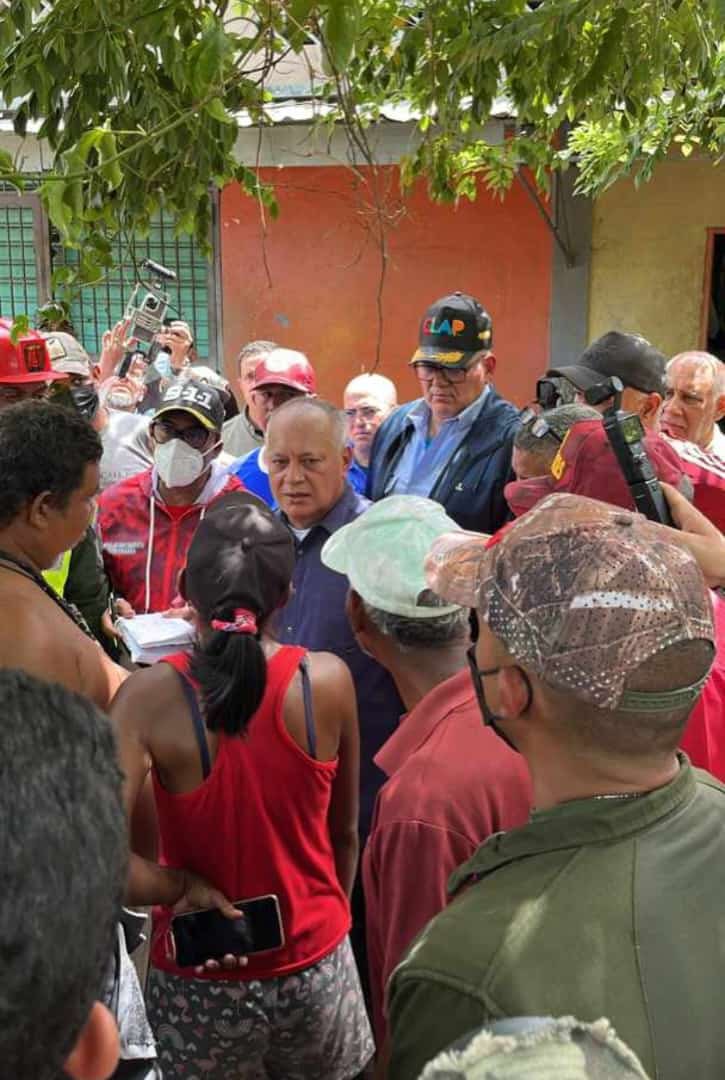 Nuestro Pdte. <a href="/NicolasMaduro/">Nicolás Maduro</a> y <a href="/dcabellor/">Diosdado Cabello R</a> comprometidos y junto a los hombres y mujeres, pueblo unido y organizado por la recuperación de Cumanacoa.

#CumanacoaSomosTodos