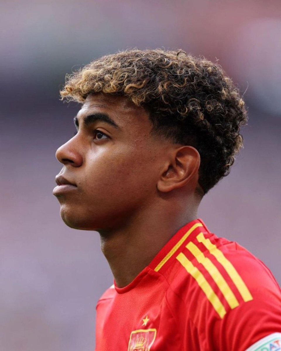the_Lawrenz's tweet photo. Brother, I’m not exaggerating. We just might have the black Lionel Messi in either of these players… Lamine Yamal and Cole Palmer.  😭😭❤️ https://t.co/M3uWnWtxxW