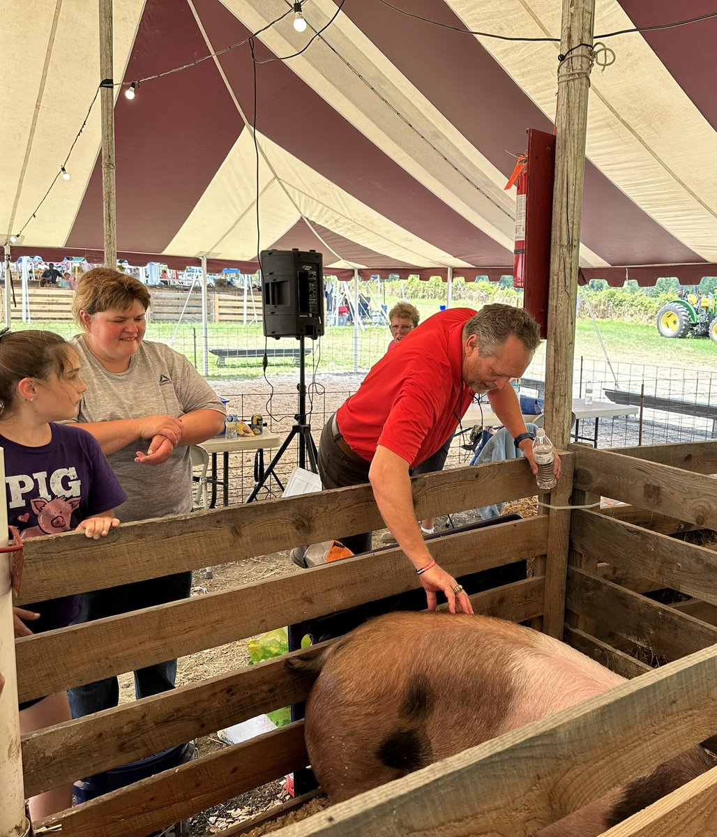 Fantastic time this afternoon celebrating the accomplishments of 200+ youth handlers at 76th Annual Junior Livestock Show!

My thanks to the @FarmersMuseum, 4H programs, and the many sponsors who made this wonderful opportunity to showcase the future of  agriculture possible.