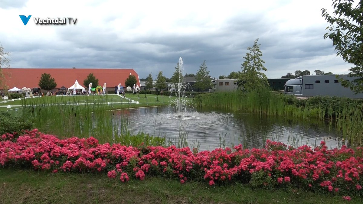 VechtdalTV's tweet image. Sfeerreportage rondom CSI Ommen
----&amp;gt; youtu.be/A6edTl3sq5Q
#CSI #CSIOmmen #Ommen #Paard #Schuttert
#concour #hippisch