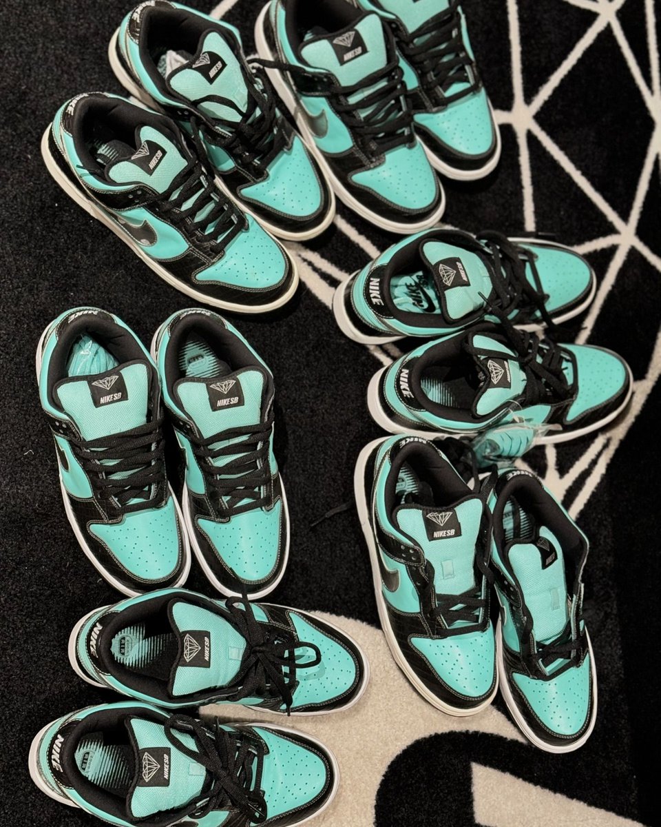 KicksFinder's tweet photo. .@NickyDiamonds posts the Nike Diamond Dunk SB's from storage ahead of next year's 20th anniversary 👀💎✨

Should Nike bring these back? https://t.co/wquMgUxawy