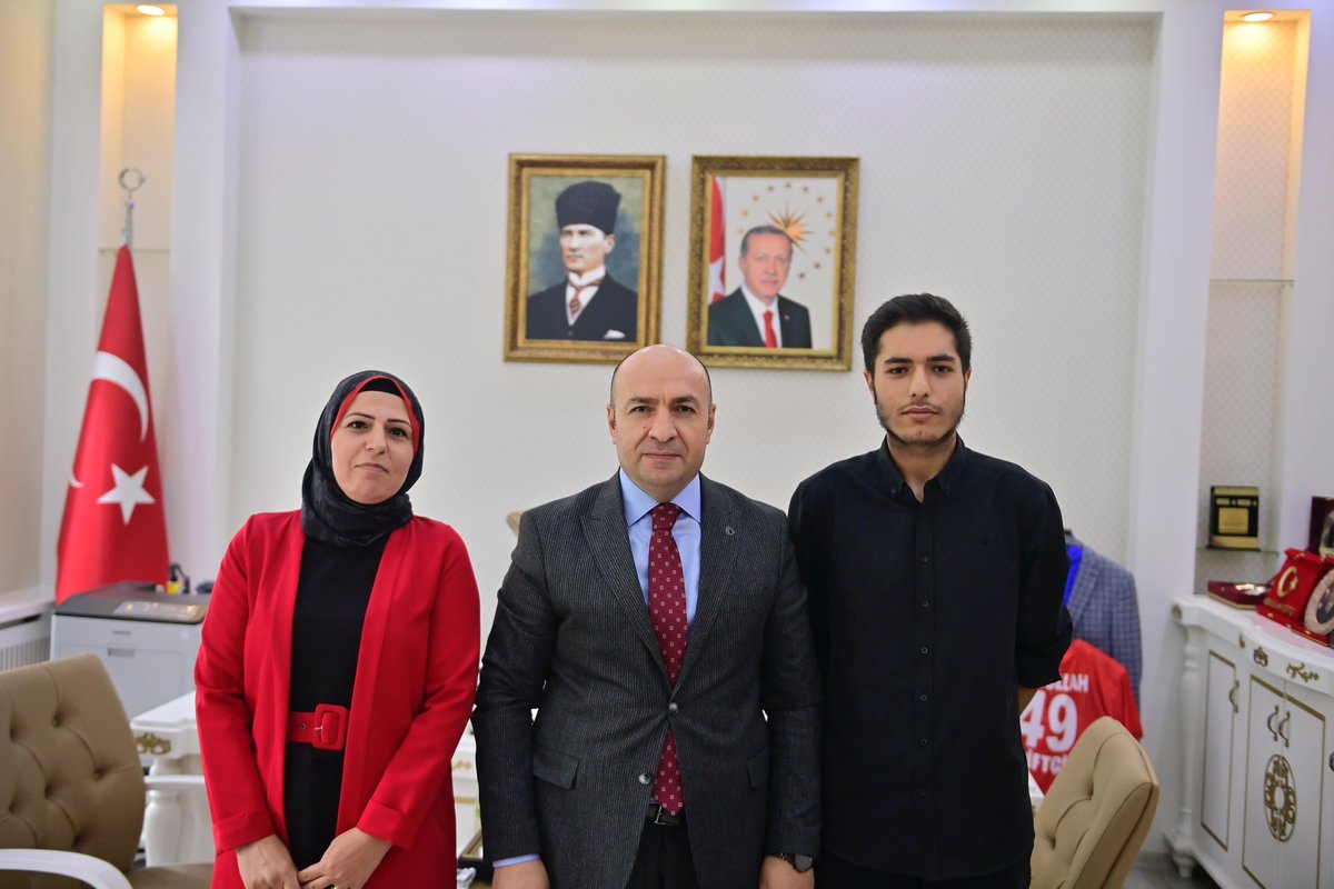 Çoook değerli Abim kıymetli büyüğüm Diyarbakır vali vekili Sayın Abdullah çiftçi’yi oğlumla beraber ziyaret ettik Misafirperverliği için teşekkür ederiz Gençlerin abisi iyi ki varsın <a href="/_cevdetyilmaz/">Cevdet Yılmaz</a> <a href="/AliYerlikaya/">Ali Yerlikaya</a> <a href="/abdullahciftci7/">Abdullah Çiftçi</a>