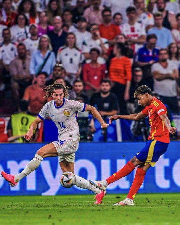 🗣️ Adrien Rabiot before the match: "If Lamine wants to play in the final he will have to do more things than he has done so far." 

Aged well🤣