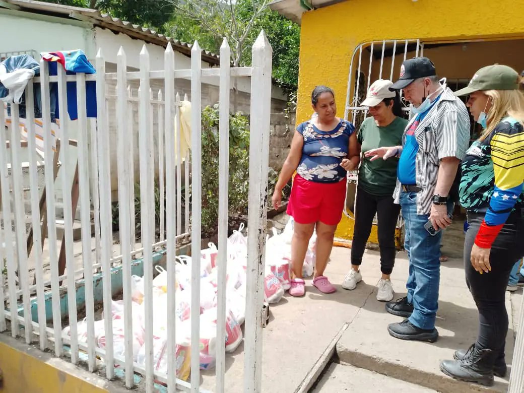 AlexisJCorredor's tweet photo. #EnFotos📸 || Estamos en la comunidad de #Cumanacoa avanzando en las acciones sociales y territoriales de protección al pueblo, siguiendo la orientación de nuestro presidente @NicolasMaduro

#CumanacoaSomosTodos 

@delcyrodriguezv https://t.co/VcHlFmuOxh