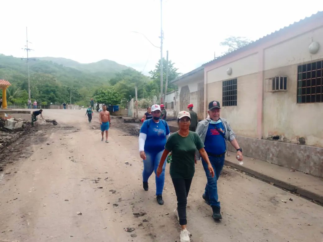 AlexisJCorredor's tweet photo. #EnFotos📸 || Estamos en la comunidad de #Cumanacoa avanzando en las acciones sociales y territoriales de protección al pueblo, siguiendo la orientación de nuestro presidente @NicolasMaduro

#CumanacoaSomosTodos 

@delcyrodriguezv https://t.co/VcHlFmuOxh