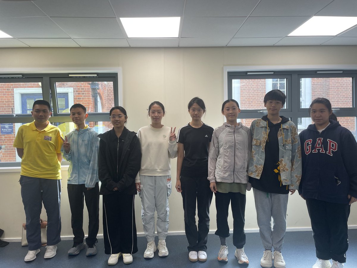 RodingValleyHS's tweet photo. Say Ni Hao to our Chinese visitors. Our students have loved hosting you so far. π¨π³π¬π§βοΈ #wearerodingvalley https://t.co/oOsoREmkMP
