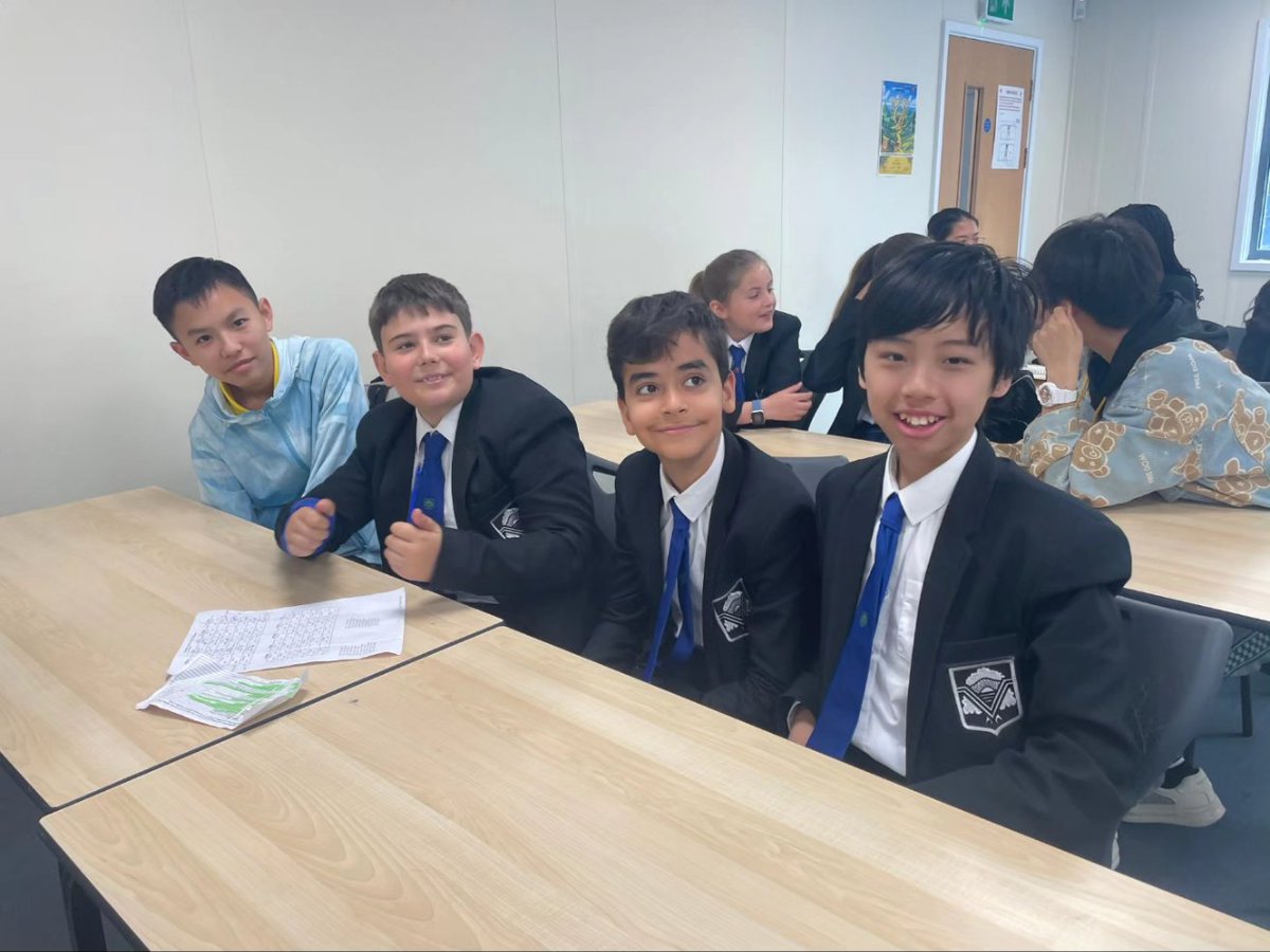 RodingValleyHS's tweet photo. Say Ni Hao to our Chinese visitors. Our students have loved hosting you so far. π¨π³π¬π§βοΈ #wearerodingvalley https://t.co/oOsoREmkMP