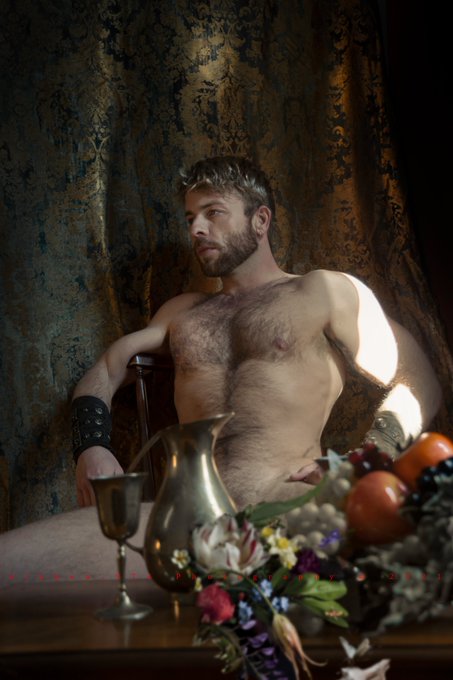 "The Boy With Fruit And Flowers"-Where I house my dragon 😆 https://t.co/I6386ZrtKe