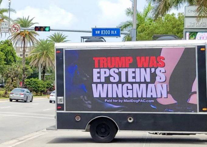 acnewsitics's tweet photo. Seen in Miami, not far from Trump's rally. 🤣 https://t.co/8sVXhiptJI