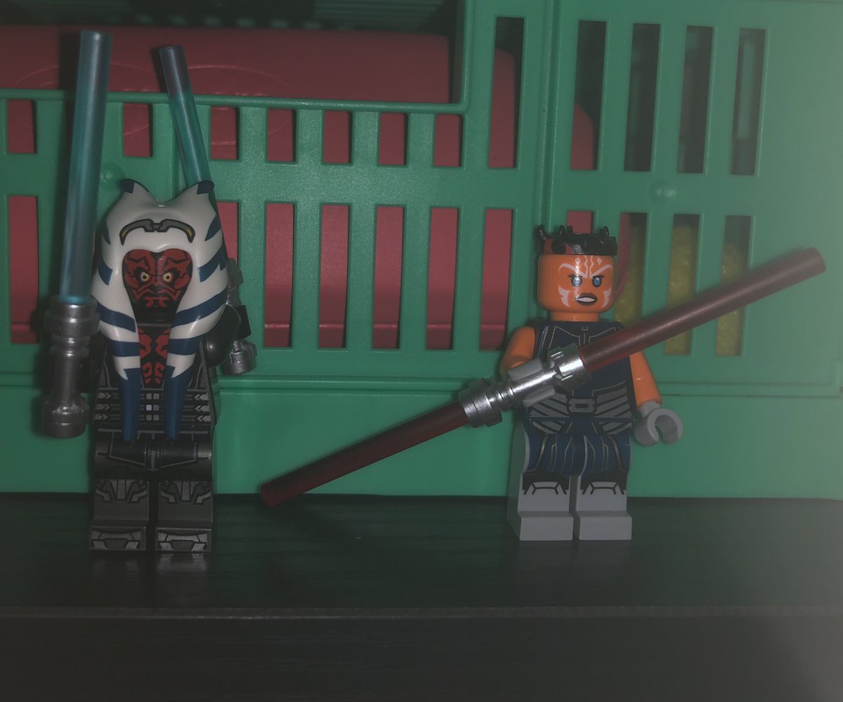 artoopio's tweet photo. When your little sister decides she wants to play with your Star Wars legos 😆🤭 https://t.co/5apIcPXC7h