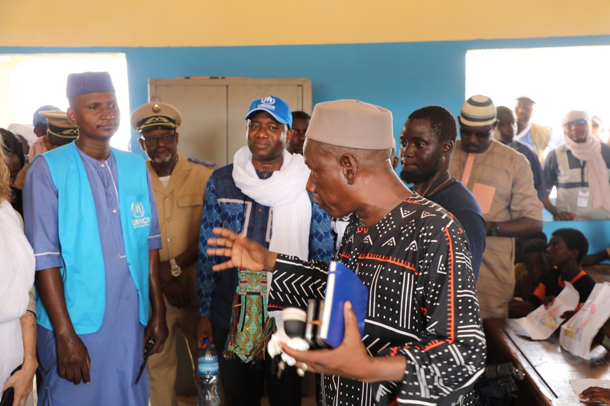 GnonKond's tweet photo. Today in #Naata, #Gao (#Mali), I spoke to those forced to flee their homes

Numbers of forcibly displaced people in the Sahel are rising, as are protection risks

#UNHCR is committed to staying and delivering, investing in protection &amp; solutions for displaced people &amp; their hosts https://t.co/1U08bKsxEr