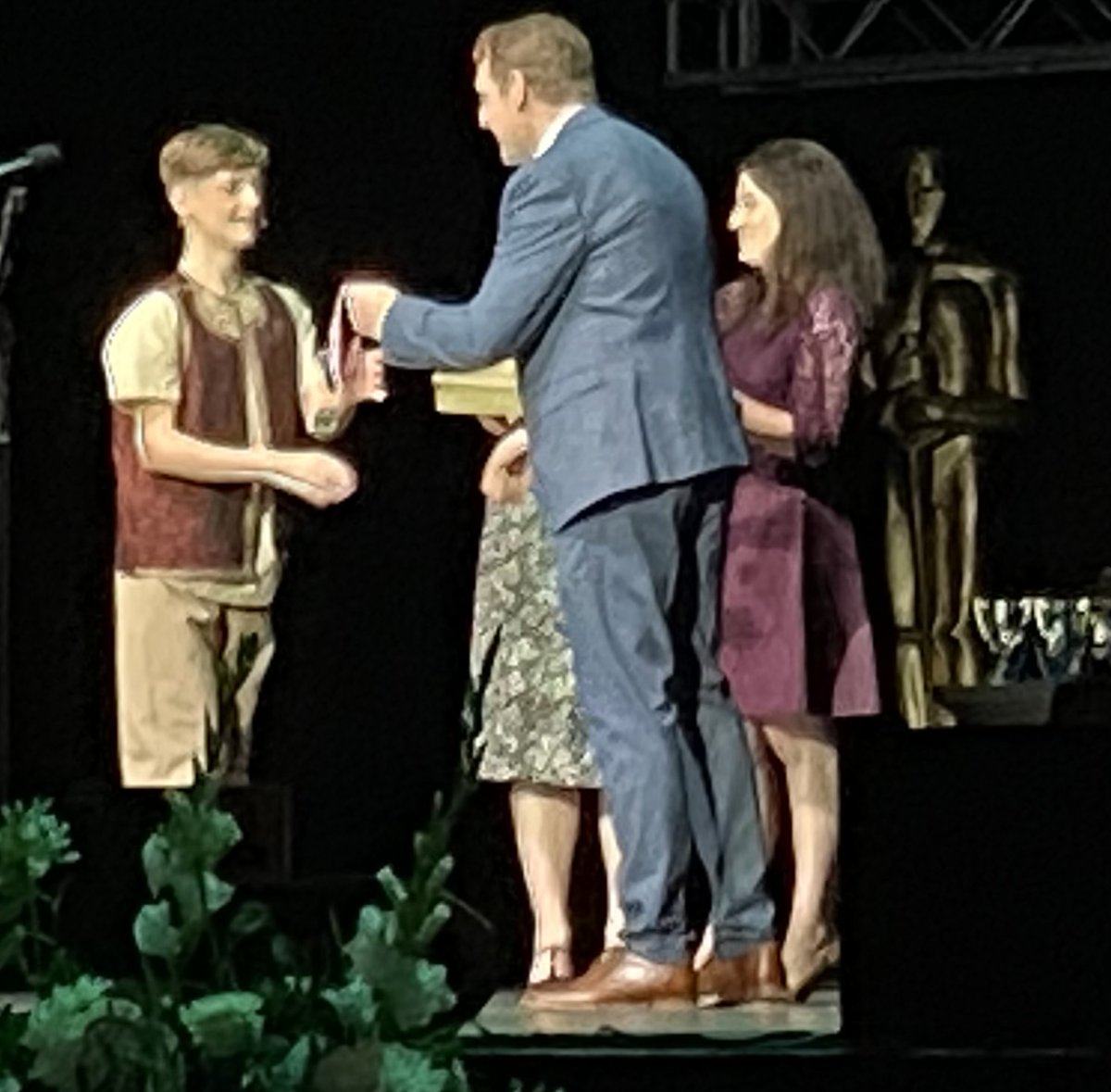 Our next section of awards is all new for this year:

-Participation Awards
-Sports Teams of the year
-Performing Arts Groups of the year

Well done to Y7 Boys Rugby, Y8 Girls Netball and the cast of Aladdin

#NoExcuses
#AcademyAwards
@AETAcademies