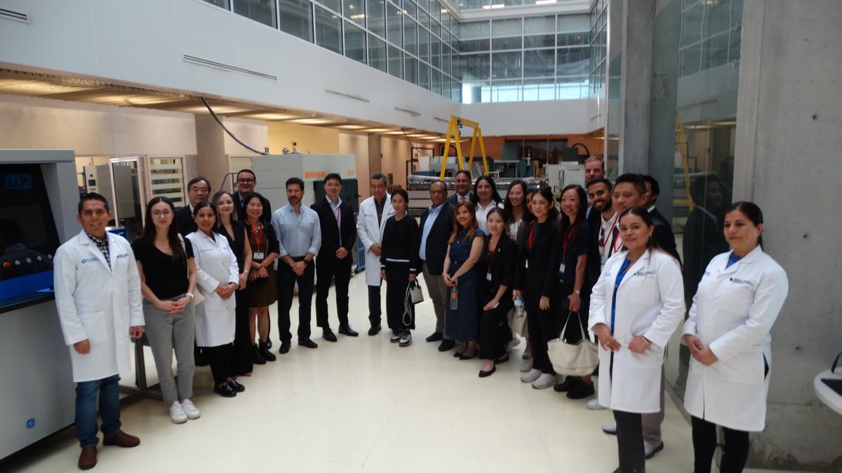 i2t2nl's tweet photo. Recibimos la visita de la Delegación de Singapure con quienes compartimos el ecosistema de innovación de Nuevo León, visitaron los centros de investigación con que cuenta el Tec de Monterrey, Schneider Electric además del CII.IA en el PIIT. https://t.co/22vlhK5tMJ