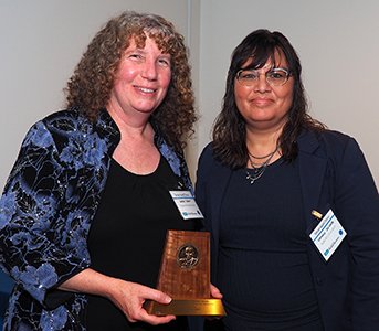 🥳Congratulations to Prof. Sarah Tolbert <a href="/TolbertLab/">Tolbert Lab</a> for being awarded the ACS Southern California Section’s (<a href="/SCALACS1/">SCALACS</a>) highest honor, the 2023 Richard C. Tolman Award Medal! <a href="/uclaphyssci/">Physical Sciences UCLA</a> @uclanewsroom chemistry.ucla.edu/news/2023-tolm…