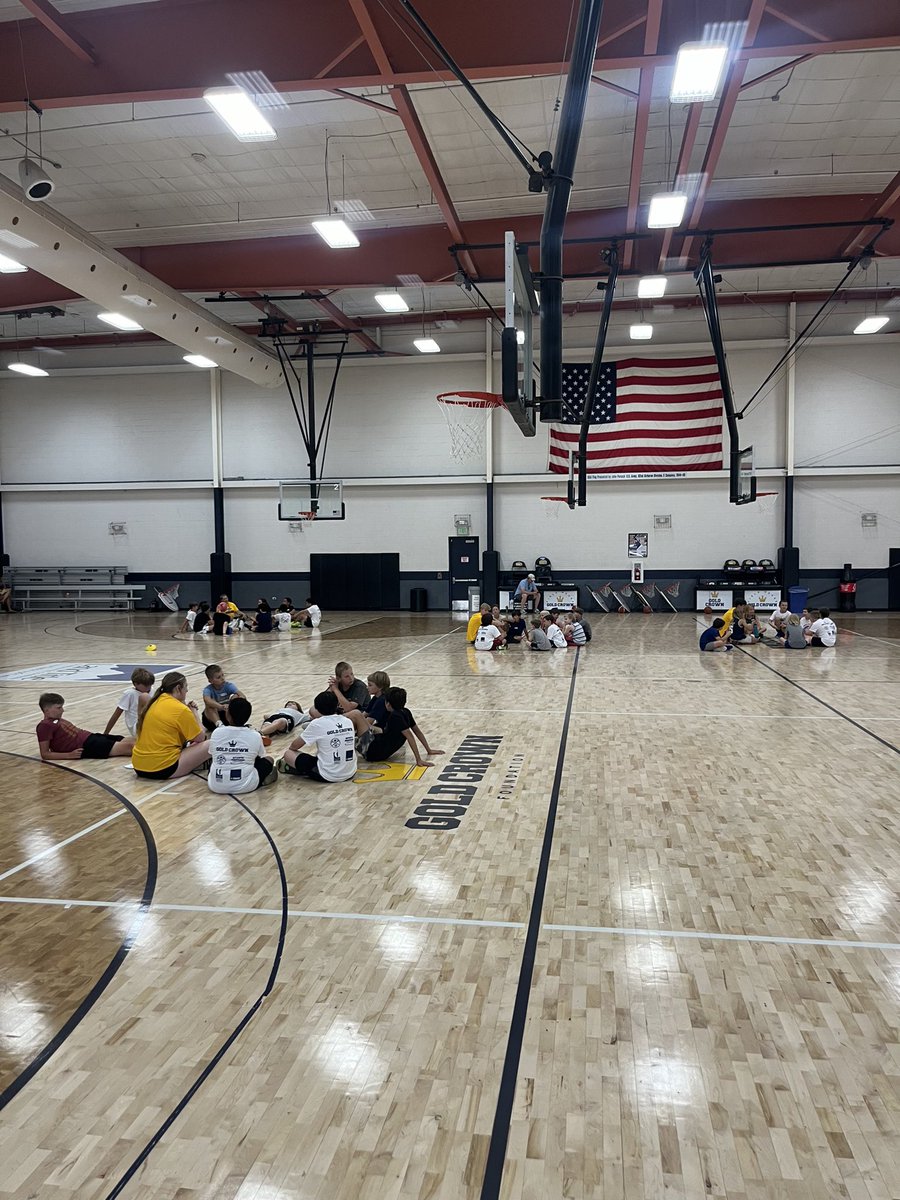 GoldCrownCO's tweet photo. At #HanzlikHoopsCamp it's more than basketball. Today, all 215 campers and coaches took at #healthhuddle timeout to open the conversation to anything other than sports in a safe space.
βIf I had a superpower it would be..." https://t.co/323ywm5CDA