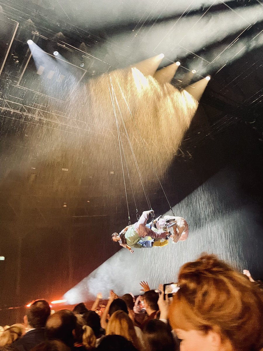 Liam Jarvis (@liamjarvis) on Twitter photo Still feeling the reverberations in my ribcage from #Fuerzabruta at <a href="/RoundhouseLDN/">Roundhouse</a> tonight; dancing in the pulsing crowd like the pandemic never happened Still feeling the reverberations in my ribcage from #Fuerzabruta at <a href="/RoundhouseLDN/">Roundhouse</a> tonight; dancing in the pulsing crowd like the pandemic never happened