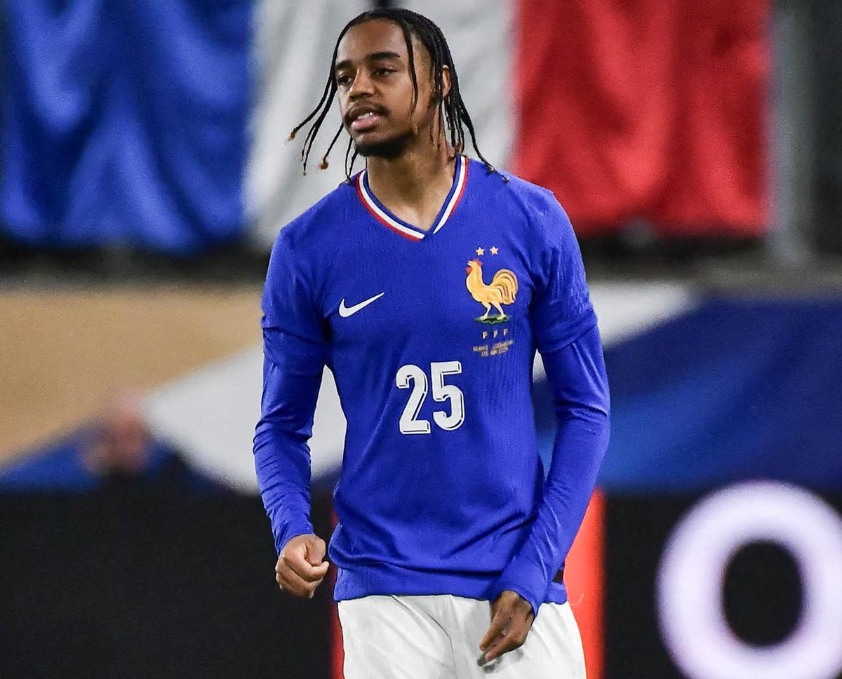 ActuL1_'s tweet image. Le seul BON POINT de cet EURO : 🌟🇫🇷