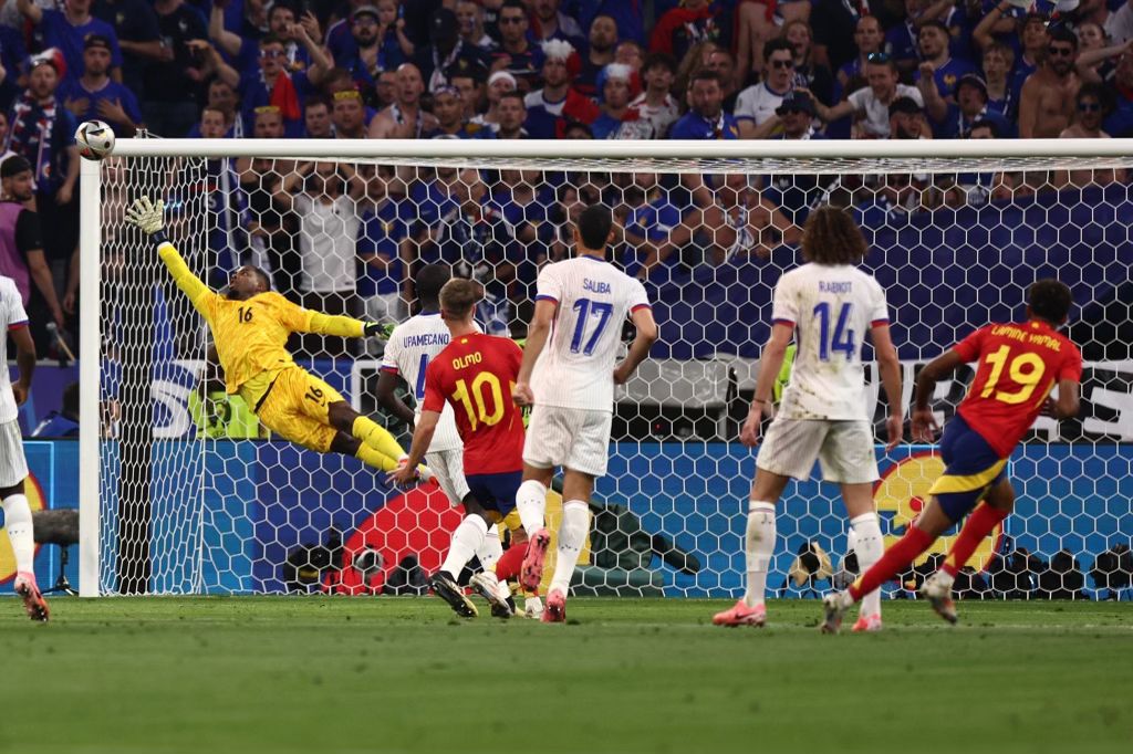 BarreraGragera's tweet photo. El domingo habrá fiesta en #Badajoz con la @SEFutbol 

La Alcazaba y Berlín nos esperan.

#VamosEspaña
#ALaFinal
#EURO2024 https://t.co/wTB0NkX4OD
