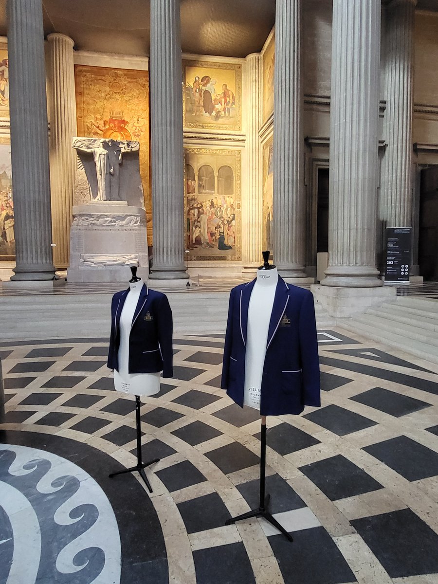 Les chefs-d'oeuvre de la voie professionnelle entrent au Panthéon ! 👏👏👏 aux élèves de CAP et baccalauréat professionnel du Lycée Marie Laurencin de Paris, qui ont conçu et élaboré ces nouvelles tenues d'été des personnels ! Merci à leurs professeurs et aux équipes du Panthéon!