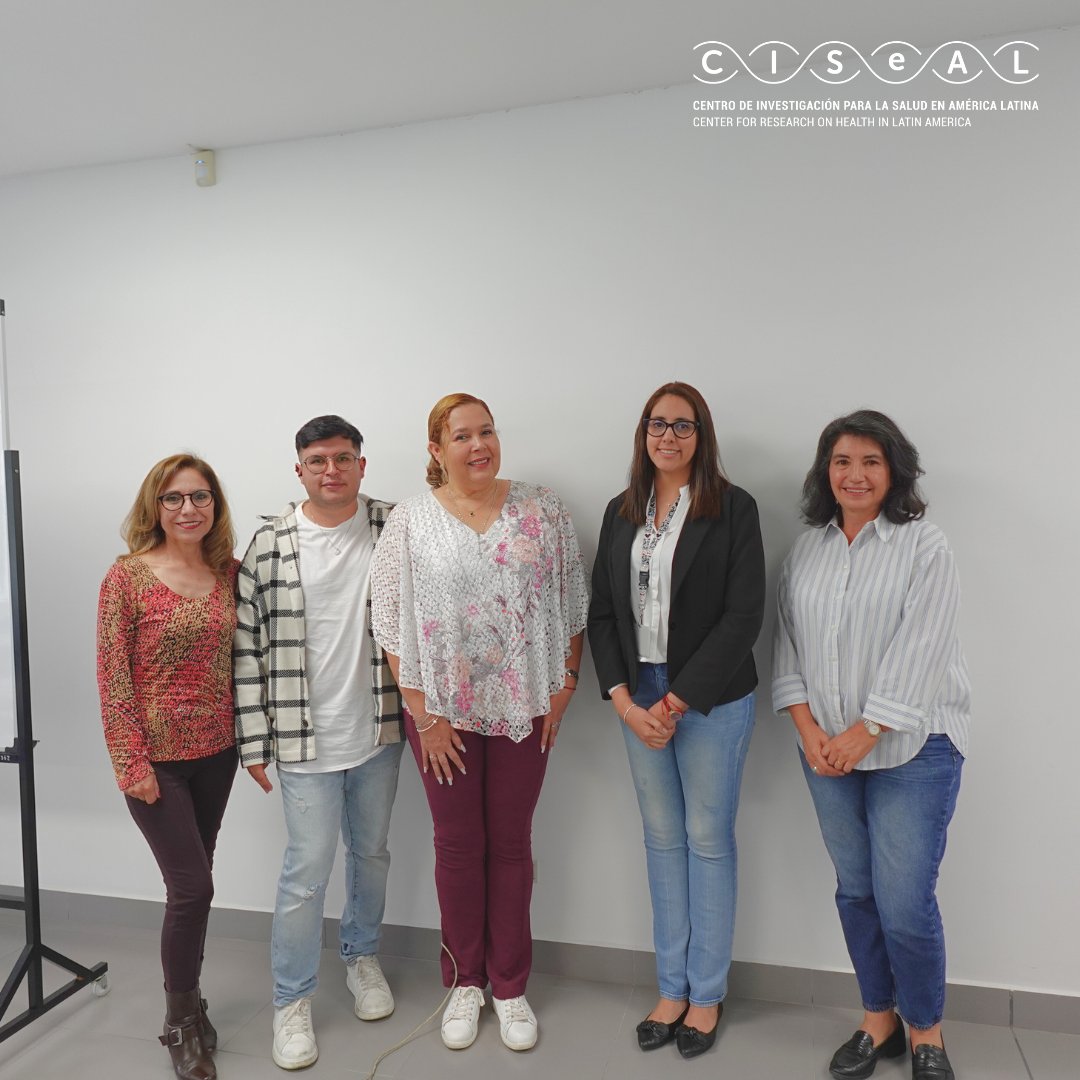 CISeAL_PUCE's tweet photo. La semana pasada, tuvimos el honor de recibir a la Dra. Mónica Rodríguez, profesora e investigadora de la Universidad Autónoma Metropolitana, CDMX, México. Nos impartió una fascinante charla y realizó una visita a nuestras instalaciones.
#Microalgas #Ciencia #Colaboración #REDFI https://t.co/gpfUgL4NGy