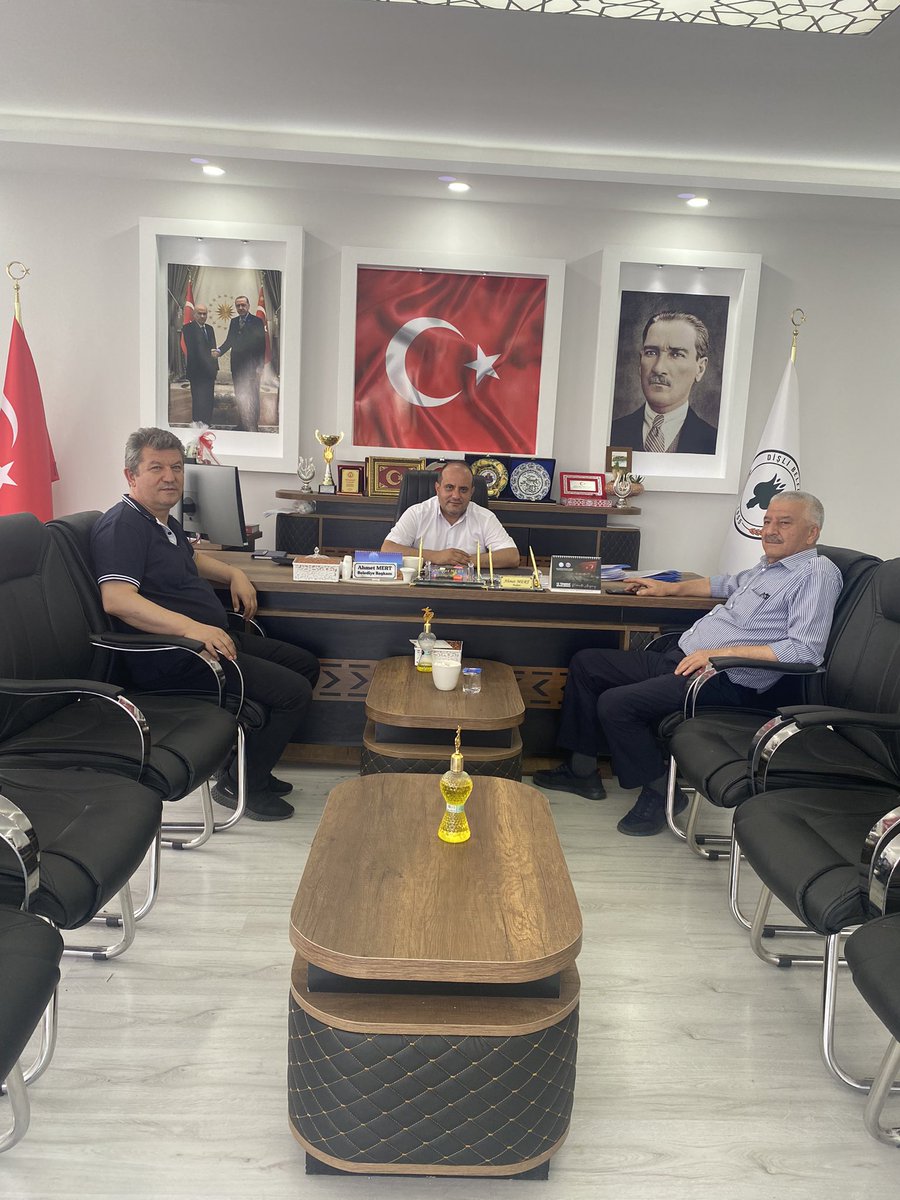 SemaiKAYA's tweet photo. 2024 yerel yönetimler seçimlerinde belediye başkanı seçilen; Emirdağ belediye başkanı Serkan KOYUNCU ,ya Dişli belediye başkanı Ahmet MERT,e Işıklar belediye başkanı Murat KARAMOÇU ’ya ve Sülümenli belediye başkanı  Hüseyin VAROL‘a hayırlı olsun ziyaretlerinde bulunduk. https://t.co/hmwzUXBEPw